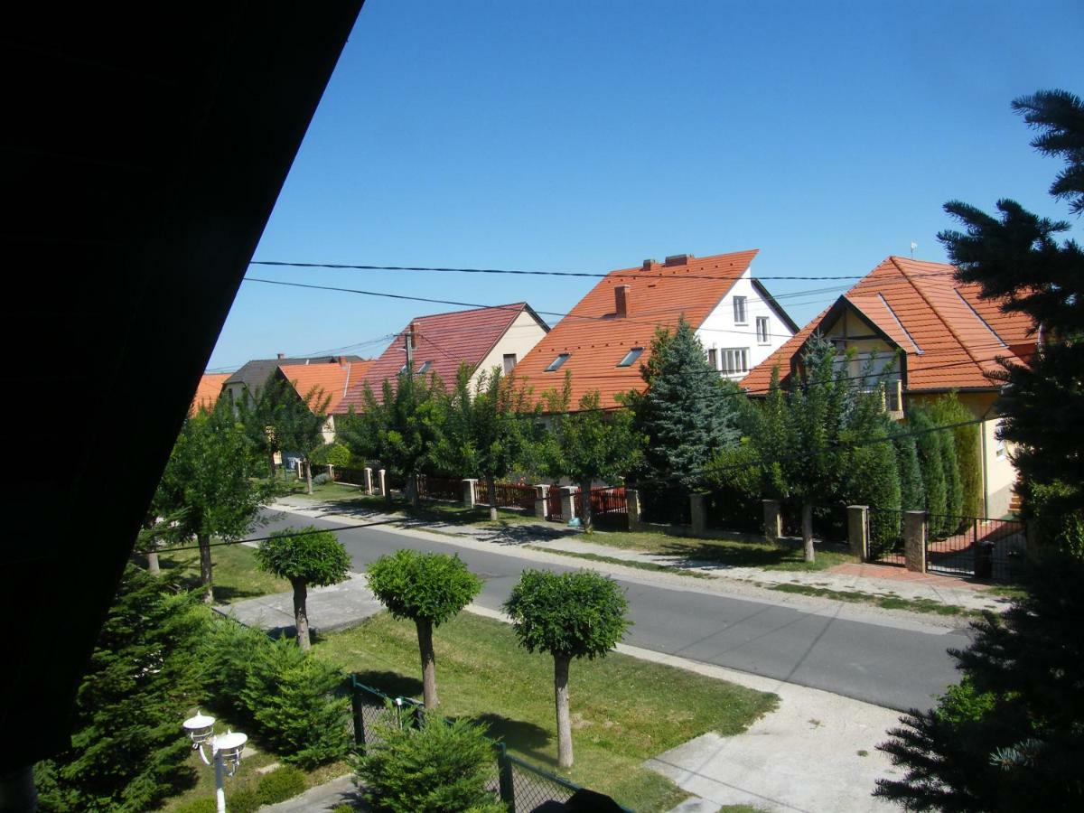 Roland Apartman Διαμέρισμα Balatonlelle Εξωτερικό φωτογραφία